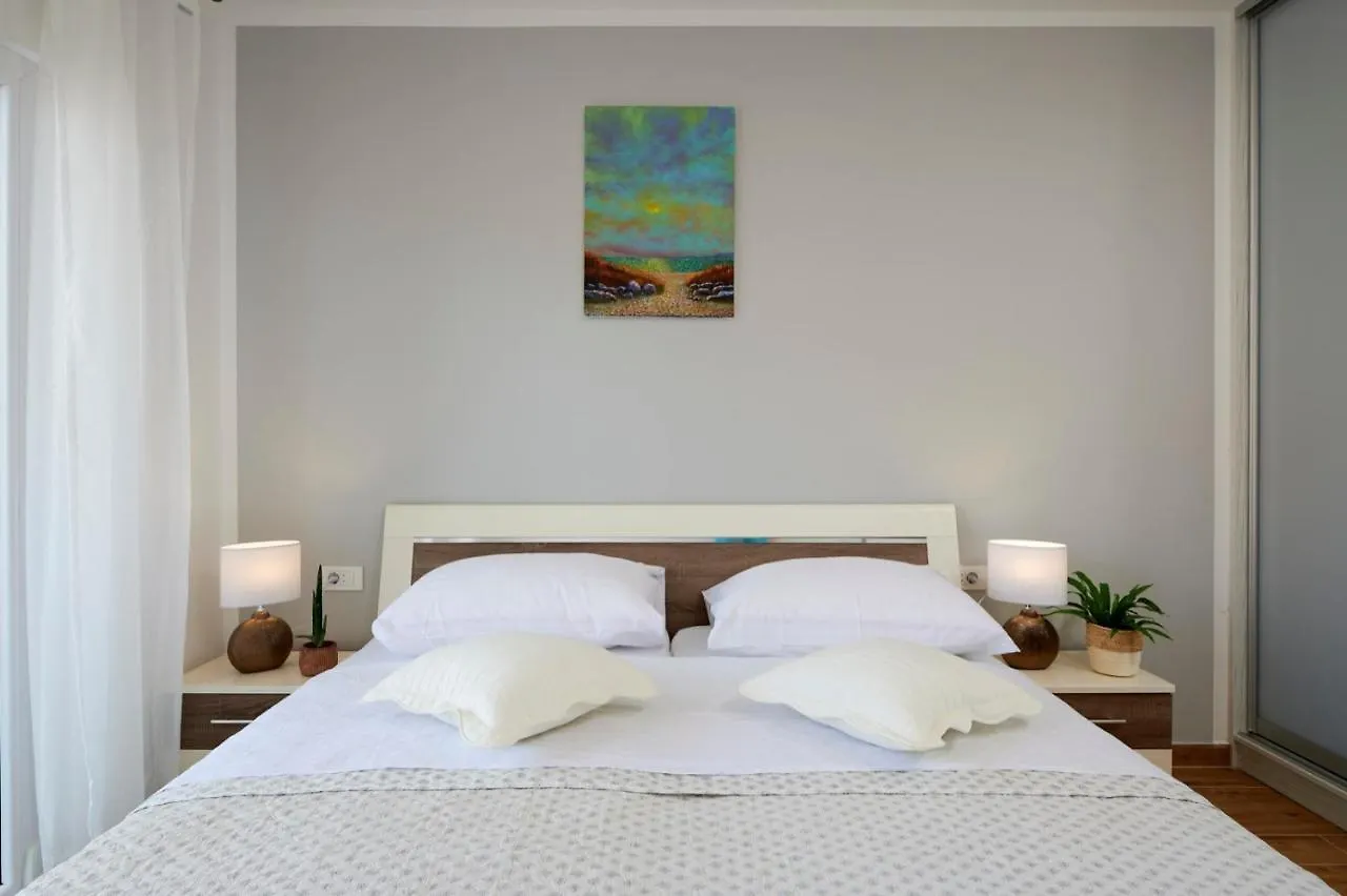Apartments Marija Trogir 0*,